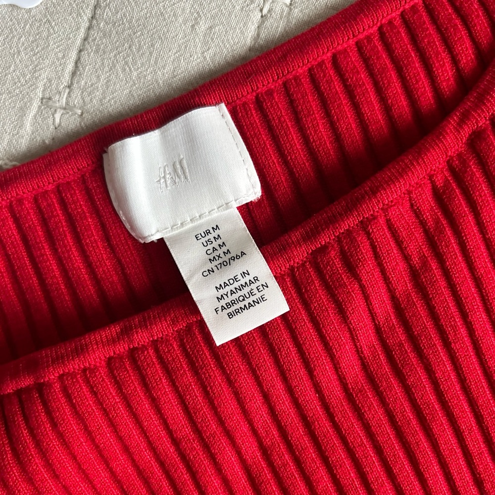 H&M Vibrant Red Ribbed Top - Picture 2 of 2